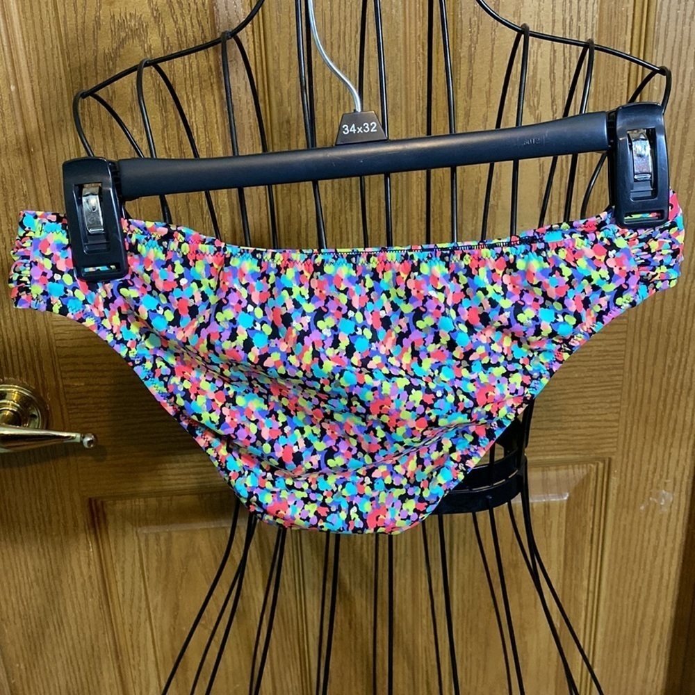 Victoria’s secret’s bikini bottoms - Picture 4 of 5